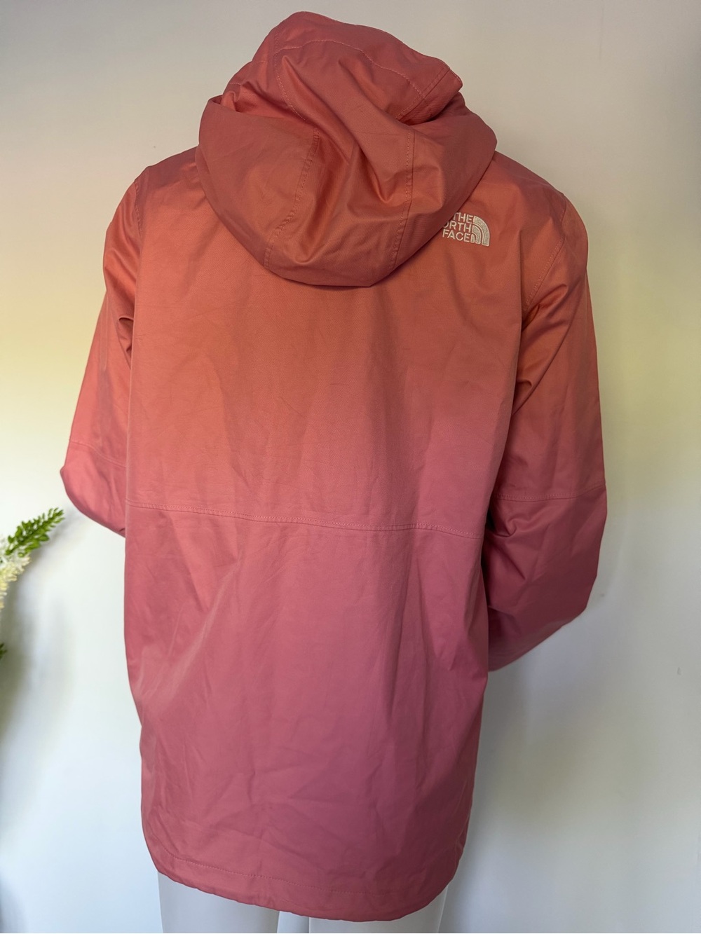 The North Face Pink Hooded Rain Jacket Youth XL Women XS/S - Picture 2 of 8
